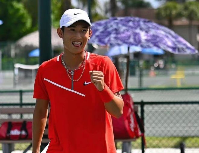 次更衣室动 次更衣室动